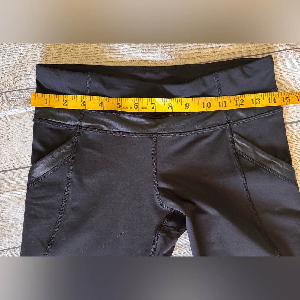 Lululemon Black Crop Leggings Size 8 Faux Leather Trim Zip Pocket Athletic - Picture 7 of 8